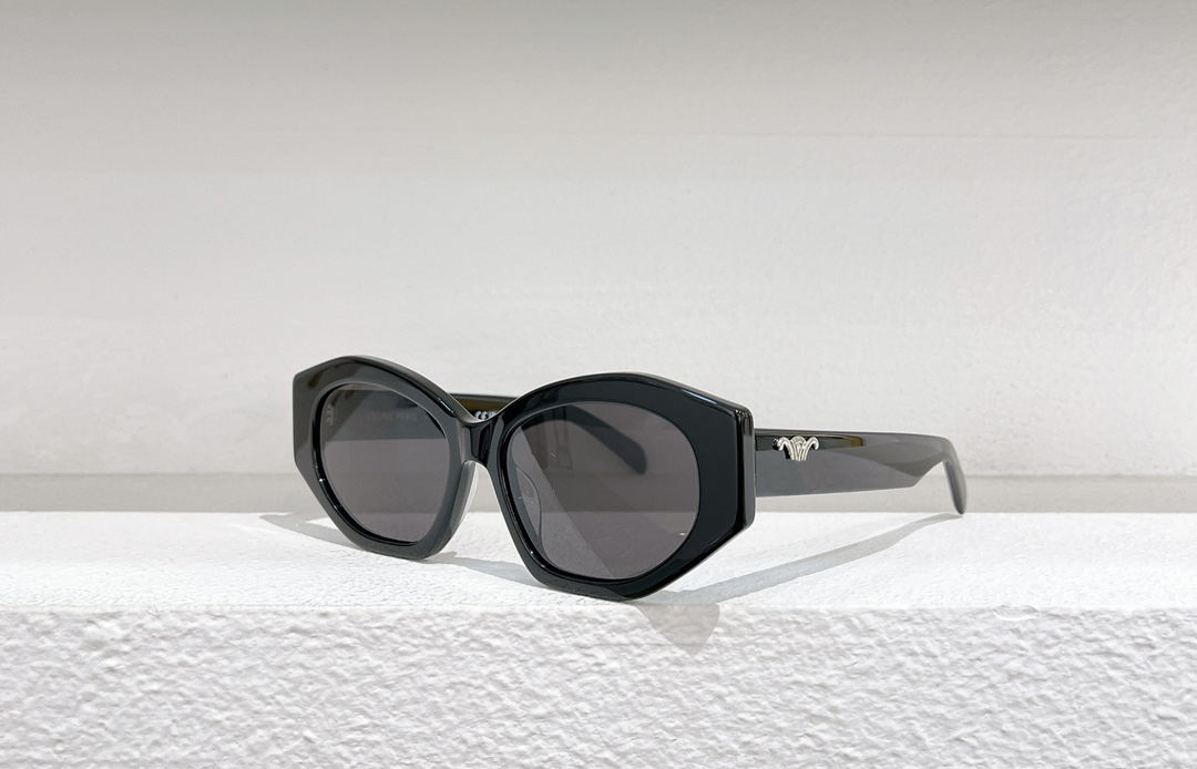 Sunglasses For Women and Men Summer High quality sheet EVIDENCE Style Anti-Ultraviolet Retro Plate Square Full Frame Eyeglasses Random Box
Sunglasses For Women and Men Summer High quality sheet EVIDENCE Style Anti-Ultraviolet Retro Plate Square Full Frame Eyeglasses Random Box