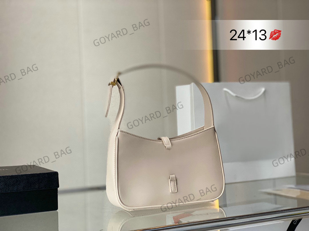 Luxurys Women Underarm Bag Designer Small Hobo Crescent Half Moon Bags Stylish Letter Hardware Handbag Leather Handle Bag Adjustable Strap Clutch Evening Bags
Luxurys Women Underarm Bag Designer Small Hobo Crescent Half Moon Bags Stylish Letter Hardware Handbag Leather Handle Bag Adjustable Strap Clutch Evening Bags