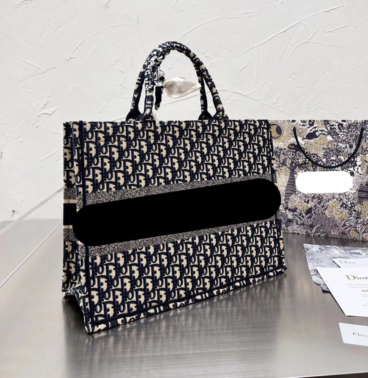 Shopping bag Luxury classic brand 3A quality 41.5 cm blue black embroidered canvas large capacity master ladies backpack with silk scarf
Shopping bag Luxury classic brand 3A quality 41.5 cm blue black embroidered canvas large capacity master ladies backpack with silk scarf