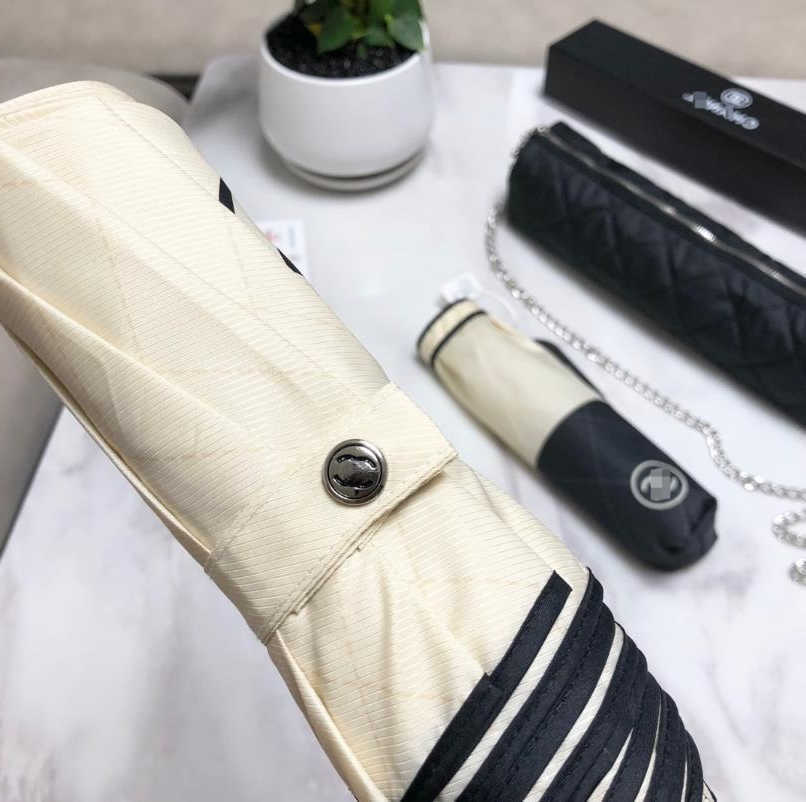 luxury designer brandElegant Umbrella Ptchwork Printing Suitable to Sun Rain Day Folding Umbrellas Gift Ideas 3D8R
luxury designer brandElegant Umbrella Ptchwork Printing Suitable to Sun Rain Day Folding Umbrellas Gift Ideas 3D8R