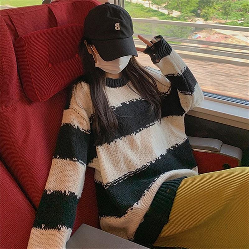 Womens Sweaters Thin Black White Striped Knitted Sweater Women Lazy Retro Sun Shirt Ripped Pull 2024 Jumper Couple Knitwear MenWomens