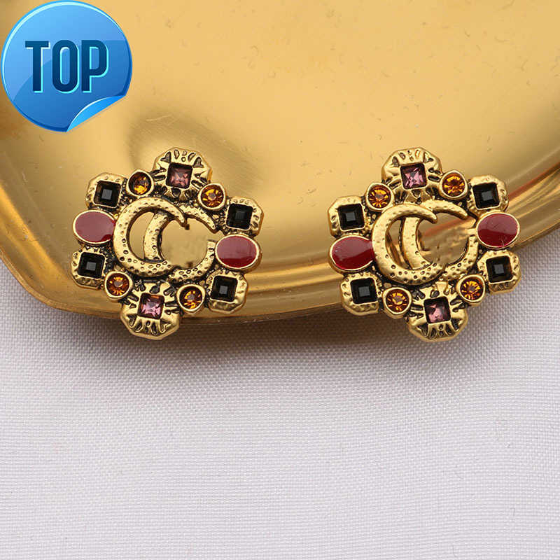 Top Quality Luxury Brand Women Earrings Designer Stud Retro Gold Color Extravagant Colorful Pearl Earrings Engagement Earring For Lady Gifts
Top Quality Luxury Brand Women Earrings Designer Stud Retro Gold Color Extravagant Colorful Pearl Earrings Engagement Earring For Lady Gifts