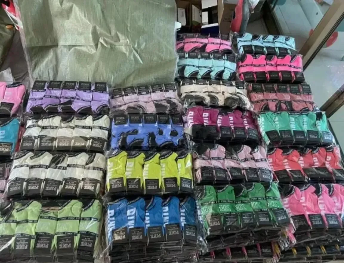 Ready to ship Multicolor Ankle Socks With Cardboad Tags Sports Cheerleaders Black pink Short Sock Girls Women Cotton Sock Skateboard Sneaker wholesale