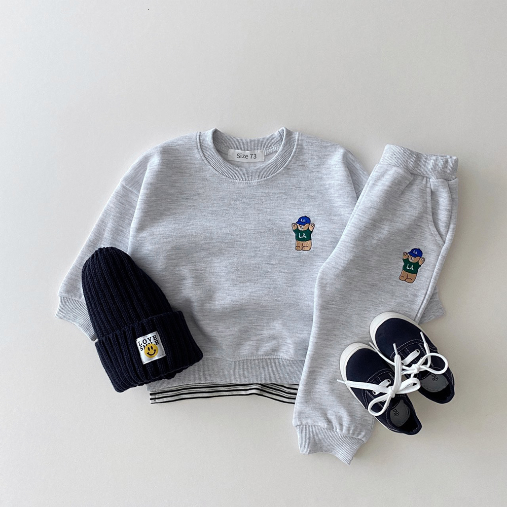 Clothing Sets Korea Toddler Baby Boys Gilrs Clothes Sets Basic Cotton Embroidered Bear SweatshirtJogger Pants Set Kids Sports Suits Outfits 230303