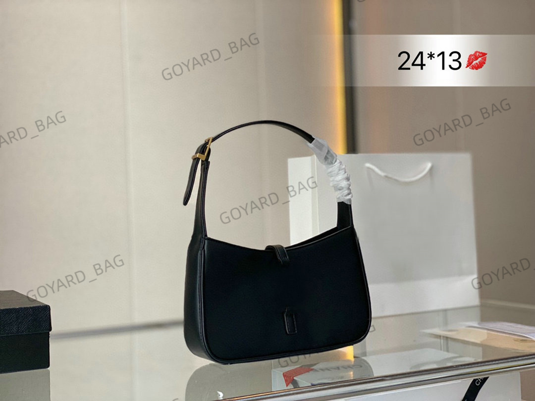 Luxurys Designer Underarm Bag Women Crescent Half Moon Bags Small Hobo Bag Leather Letter Hardware Designer Adjustable Strap Handbag Handle Bag Purse Pouch
Luxurys Designer Underarm Bag Women Crescent Half Moon Bags Small Hobo Bag Leather Letter Hardware Designer Adjustable Strap Handbag Handle Bag Purse Pouch