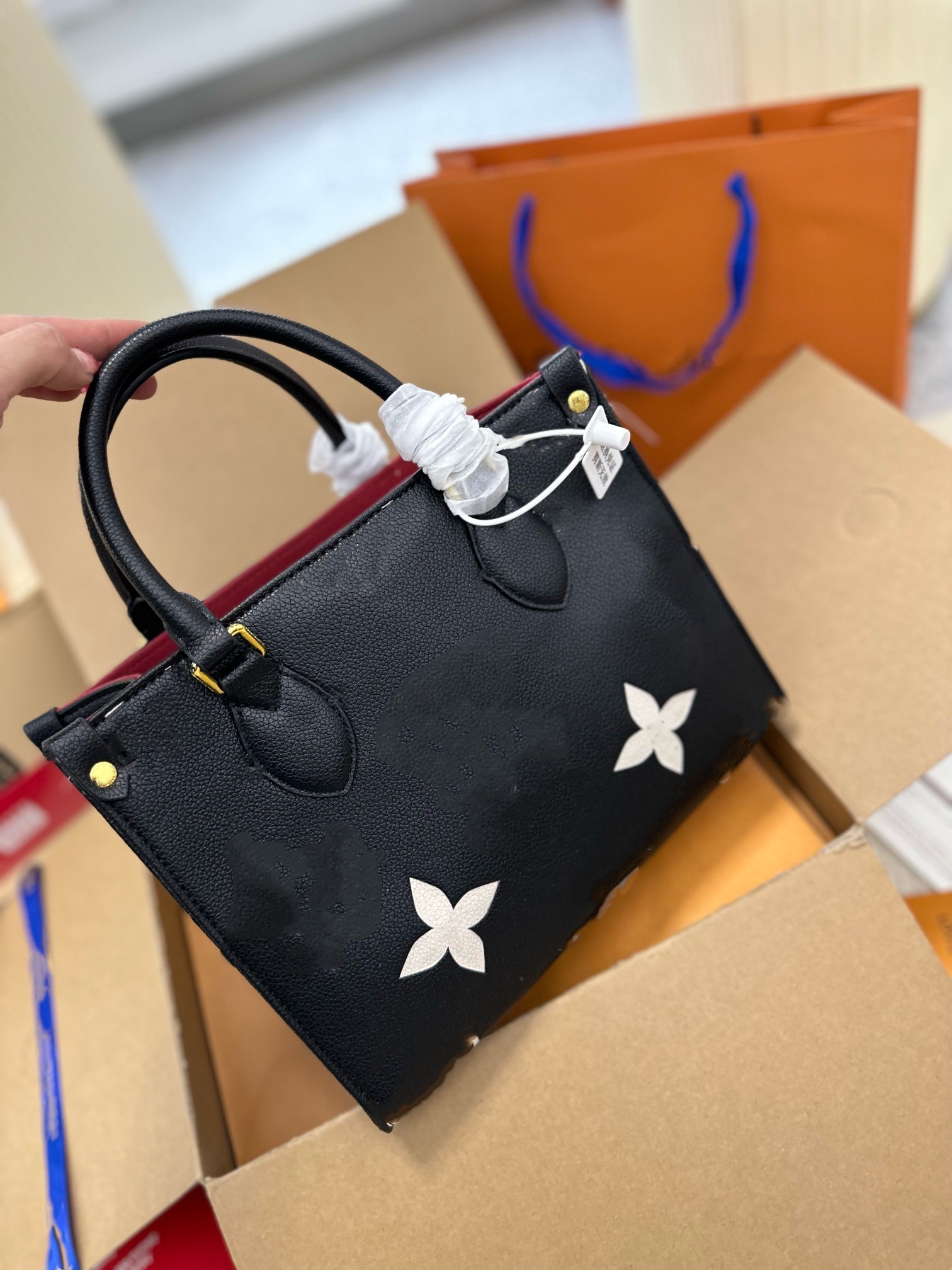 2023 Designer bags Fashion Tote shoulder cross body Bags Pastel Embossed Leather Women flower print Ladies Luxury shopping city purse, Pink
2023 Designer bags Fashion Tote shoulder cross body Bags Pastel Embossed Leather Women flower print Ladies Luxury shopping city purse, Pink
