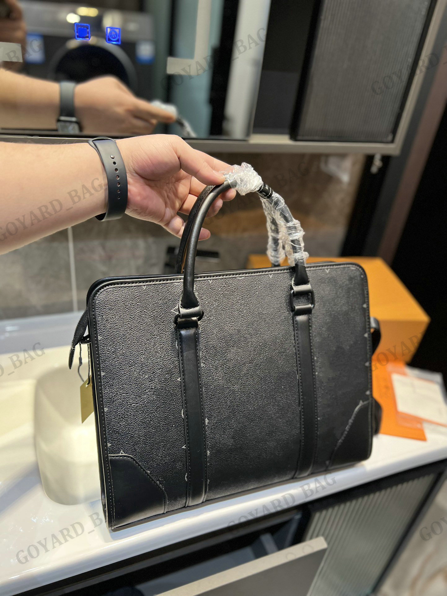 Porte-Documents Voyage M52005 Luxury Big Tote Bag Briefcases Leather Designer Laptop Bag Handbag Computer Sacoche Duffel Bags
Porte-Documents Voyage M52005 Luxury Big Tote Bag Briefcases Leather Designer Laptop Bag Handbag Computer Sacoche Duffel Bags