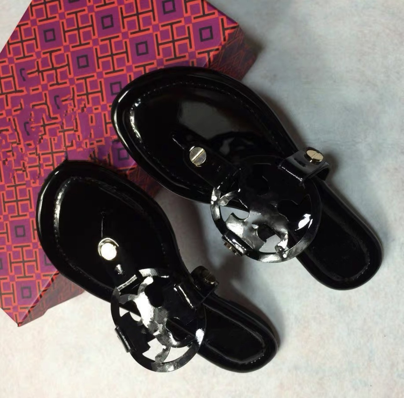 2023 Brand Women's Sandals Ladies Flat Shoes Low Heel Hollow Slippers Fashion Luxury Tory Rubber Summer Flip-flops, Color 32
2023 Brand Women's Sandals Ladies Flat Shoes Low Heel Hollow Slippers Fashion Luxury Tory Rubber Summer Flip-flops, Color 32