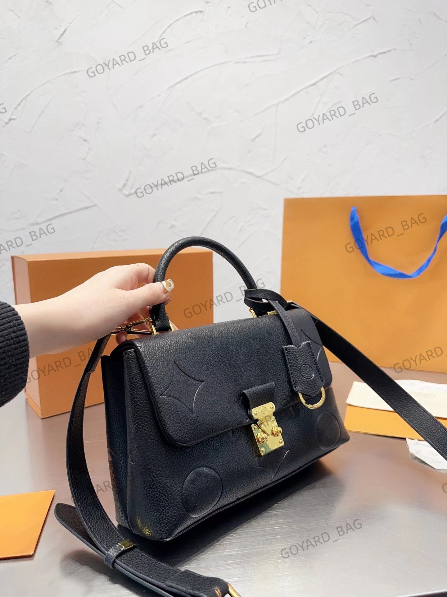 MADELEINE Handbag Women Letter Monograms Embossed Tote Leather Key Bell Designer Top Handle Shoulder Bag Removable Strap Crossbody Bags M45978 M46008
MADELEINE Handbag Women Letter Monograms Embossed Tote Leather Key Bell Designer Top Handle Shoulder Bag Removable Strap Crossbody Bags M45978 M46008