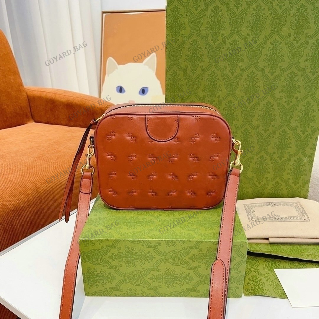 2023 Designer Matelasse Small Bag Soft Leather Textured Geometric Motif Handbags Womens 90s CrossBody Bags Lady Unique Luxury Rectangular Shoulder Bag New 702234, Grey
2023 Designer Matelasse Small Bag Soft Leather Textured Geometric Motif Handbags Womens 90s CrossBody Bags Lady Unique Luxury Rectangular Shoulder Bag New 702234, Grey