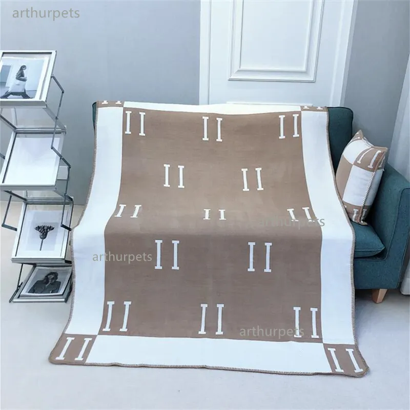 Designer Home Textile Pillow Case Match Blanket House Decoration Letter Cashmere Blanket with Pillowcases Crochet Soft Wool for Sofa Covers Bed Bedding Supplies, Blanket 135*170cm
Designer Home Textile Pillow Case Match Blanket House Decoration Letter Cashmere Blanket with Pillowcases Crochet Soft Wool for Sofa Covers Bed Bedding Supplies, Blanket 135*170cm