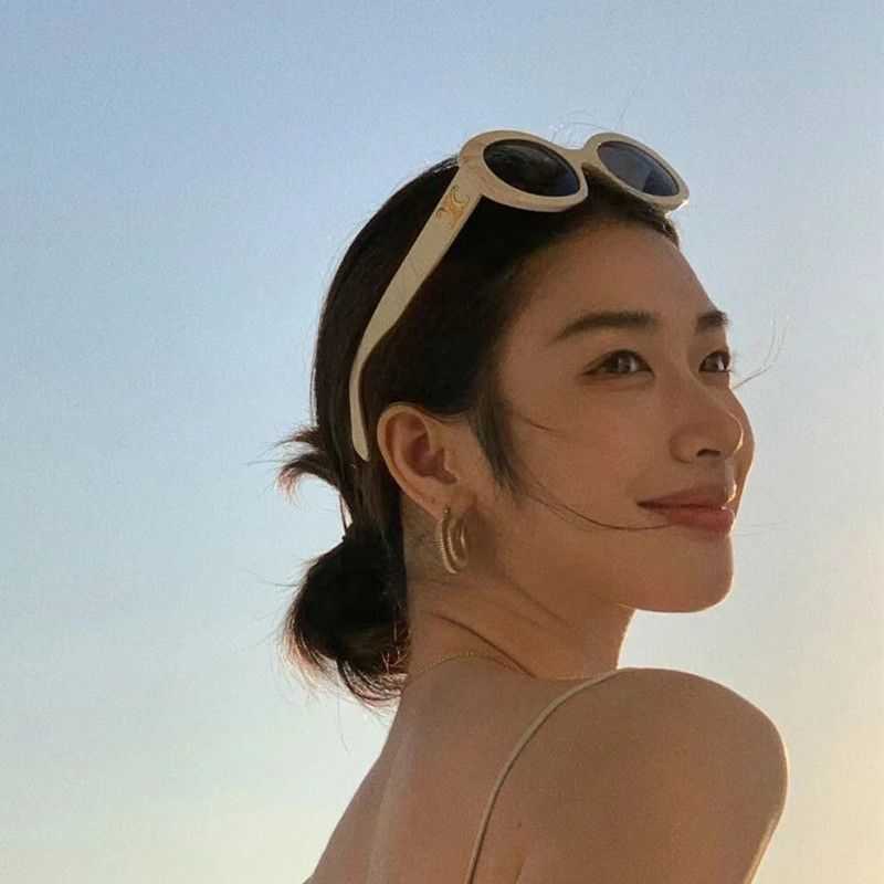 LISA's new triumphal arch sunglasses oval French high street cat's eye sunglasses female
LISA's new triumphal arch sunglasses oval French high street cat's eye sunglasses female