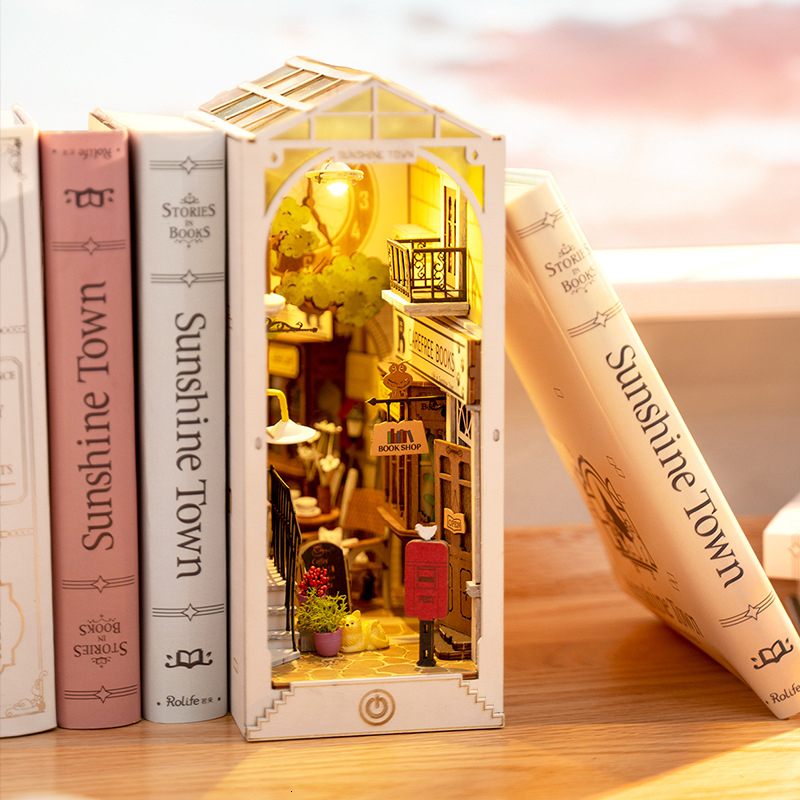 Other Home Decor DIY Book Nooks Japanese Sakura Densya in Books Series Wooden Miniatures House With Furniture Ornaments For Kids Gifts 230307