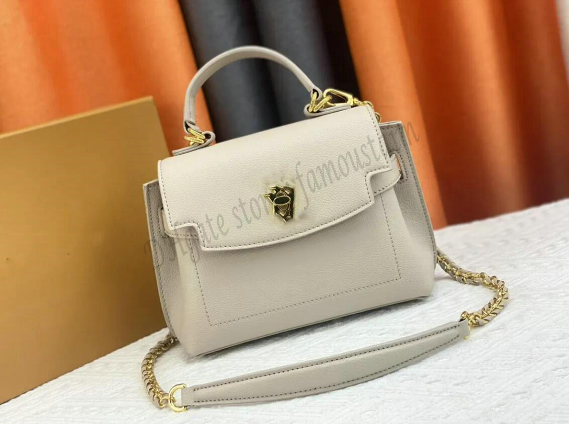 Lockme Ever BB Shoulder Bag Handbag Women Tote Chain Bags Purse Wallet Designer Vintage Flap Bags Keybell Lock Handbags Leather Luxurys, 03
Lockme Ever BB Shoulder Bag Handbag Women Tote Chain Bags Purse Wallet Designer Vintage Flap Bags Keybell Lock Handbags Leather Luxurys, 03