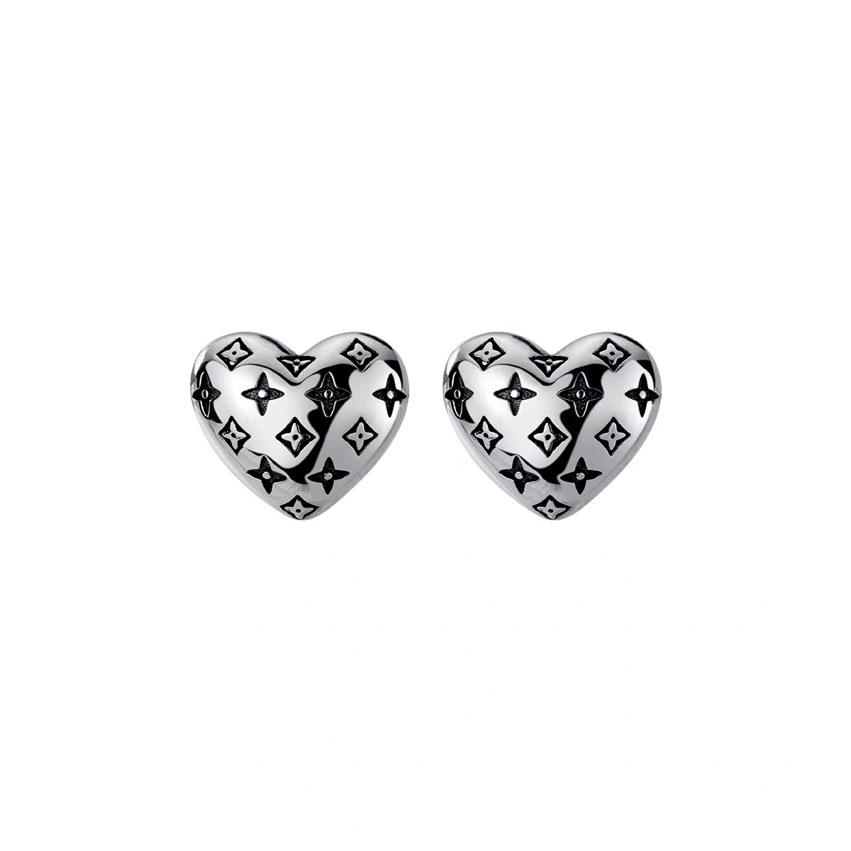 Classic 925 Sterling Silver Ins Presbyopic Love Heart Stud Earrings New Elegant Distressed Female Ear Rings