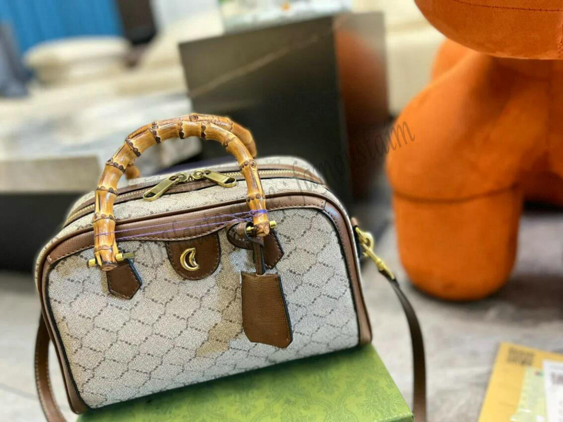 Designer Bamboo Handle Boston Pillow Shoulder bag Women Men ophidia Double G pattern Crossbody Handbag Totes Purse Vintage Large capacity Messenger Bag, 01
Designer Bamboo Handle Boston Pillow Shoulder bag Women Men ophidia Double G pattern Crossbody Handbag Totes Purse Vintage Large capacity Messenger Bag, 01