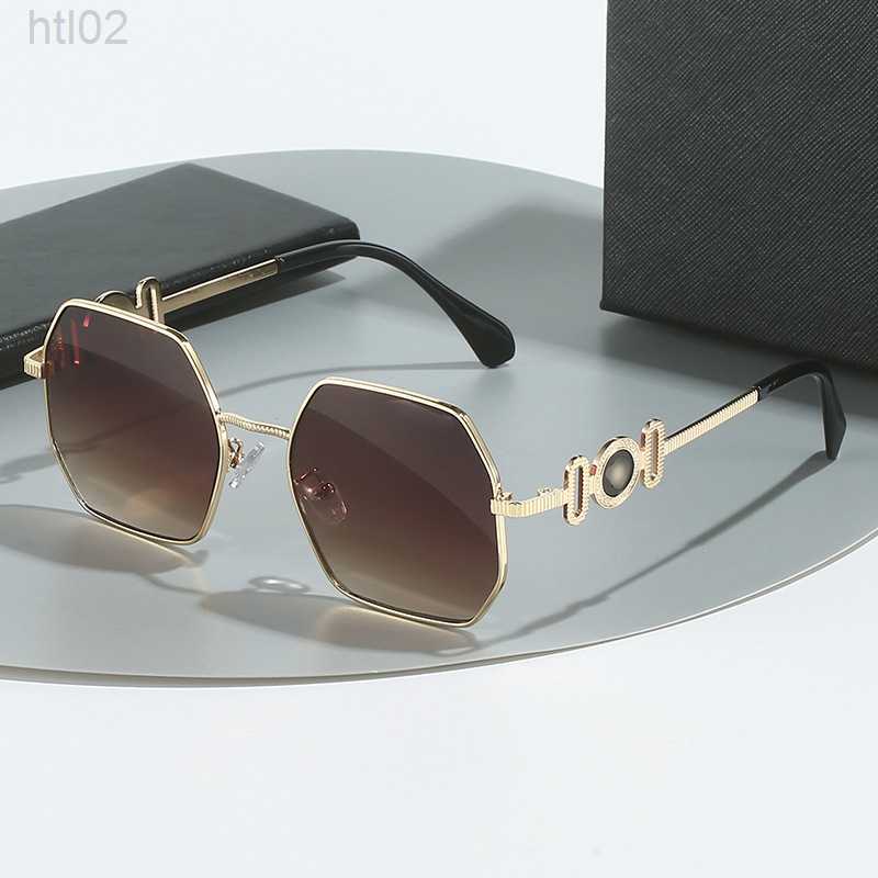 Luxurious Designer Versage Sunglass Versage Womsunglasses Ens Sage Mens Women's Metal Trend Cut Edge Beauty Head
Luxurious Designer Versage Sunglass Versage Womsunglasses Ens Sage Mens Women's Metal Trend Cut Edge Beauty Head