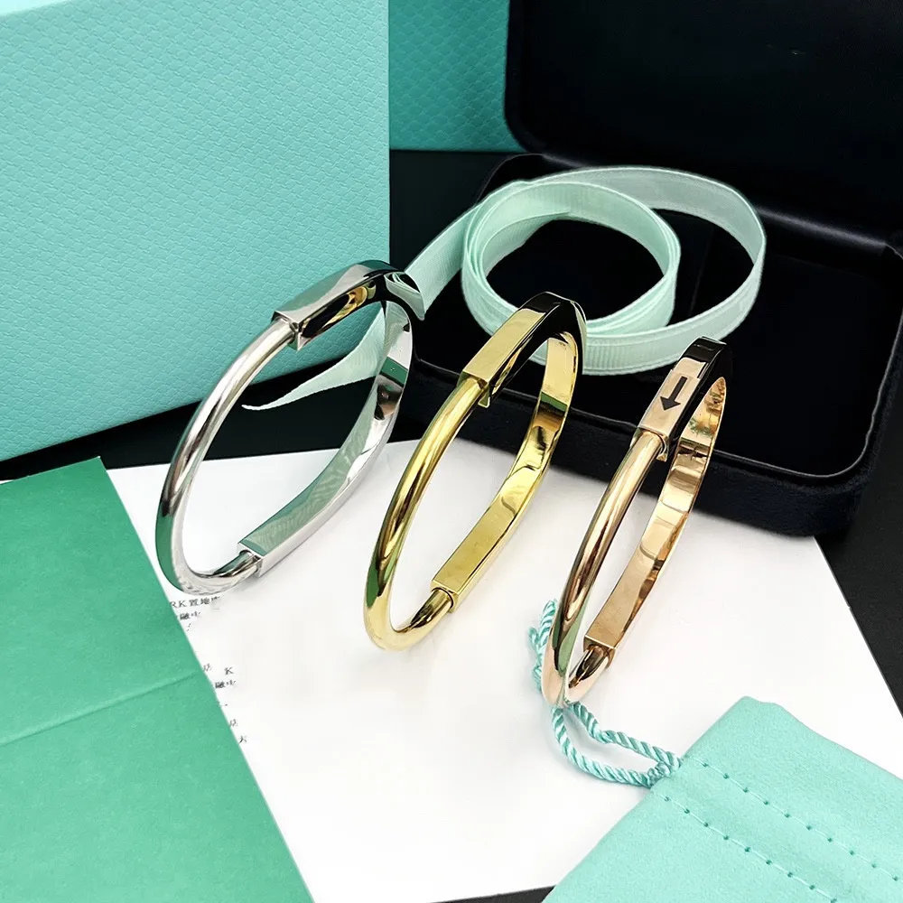 Love bracelet female bracelet designer luxury jewelry fashion bracelet titanium alloy gold plating process will never fade not all9815053
Love bracelet female bracelet designer luxury jewelry fashion bracelet titanium alloy gold plating process will never fade not all9815053