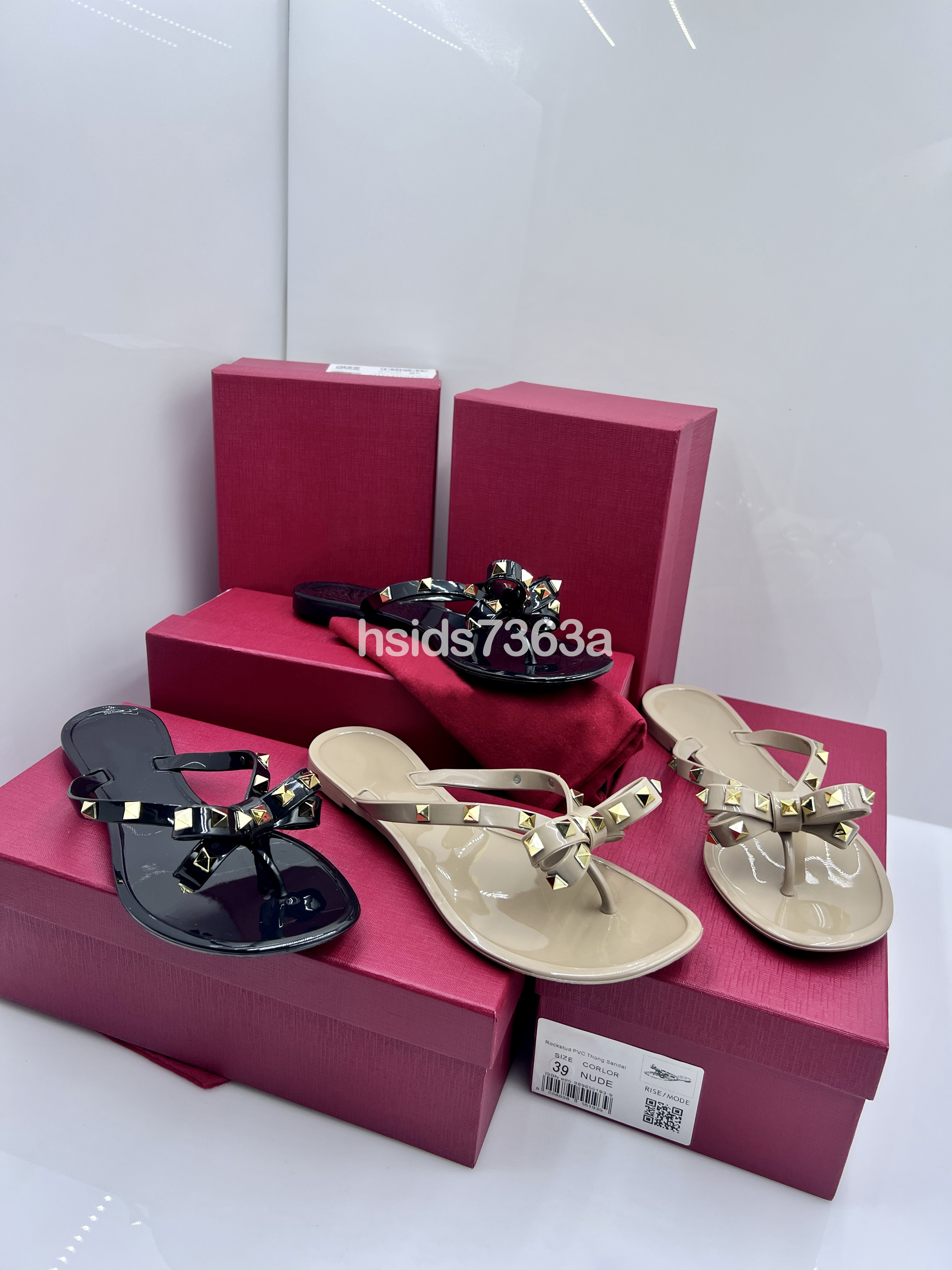 Flip flops 2019 summer New fashio style Europe United States brand designer rivets bow sandals shoes women sandals high quality Valentinoe''Valentinoity, Black
Flip flops 2019 summer New fashio style Europe United States brand designer rivets bow sandals shoes women sandals high quality Valentinoe''Valentinoity, Black