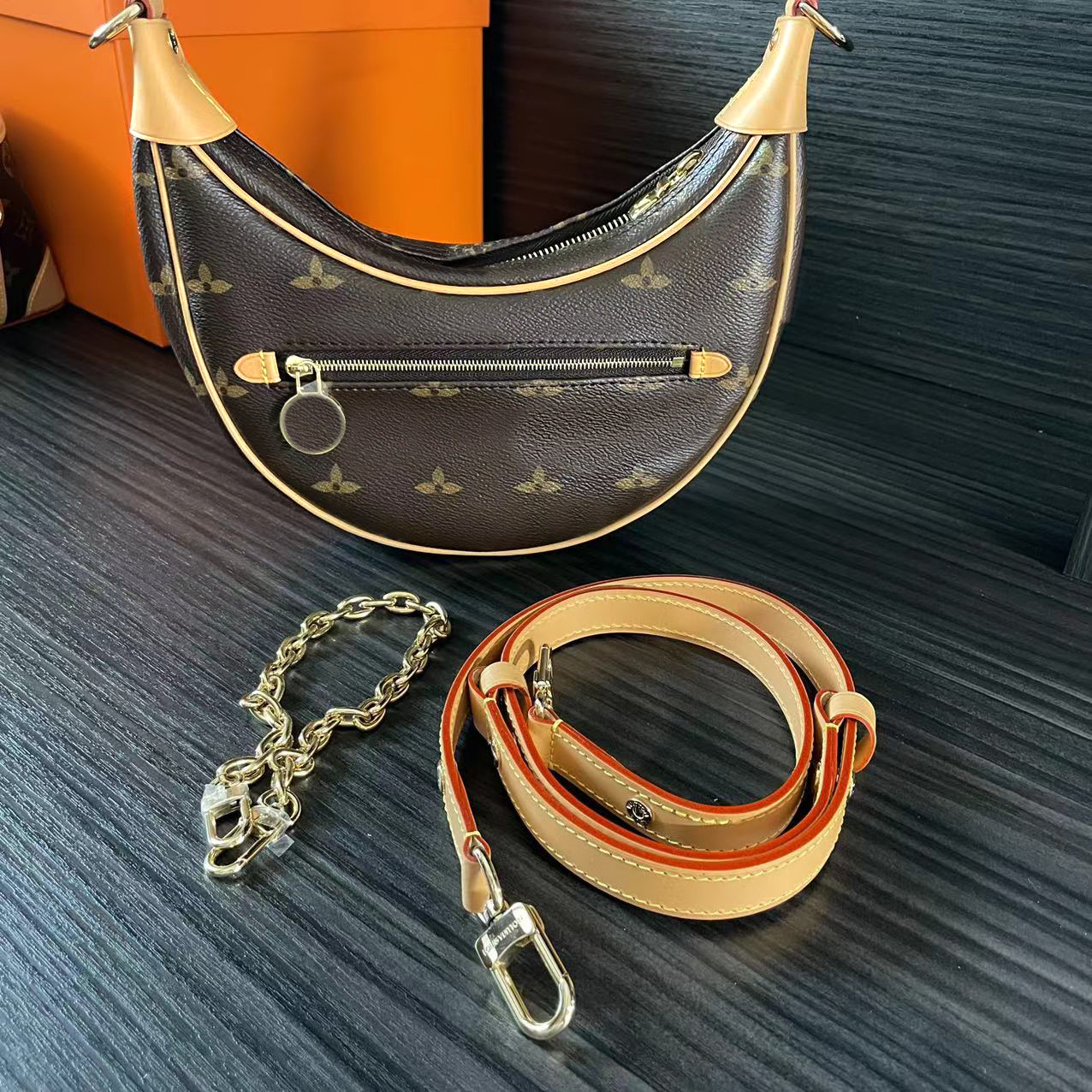 M81098 Women's classic shoulder Bags crossbody Luxury Designer LOOP half moon old flower clutch mens handbags travel Genuine leather bag Metal fittings chain totes, Pink
M81098 Women's classic shoulder Bags crossbody Luxury Designer LOOP half moon old flower clutch mens handbags travel Genuine leather bag Metal fittings chain totes, Pink