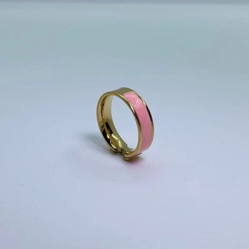 2022 Designer Rings Man Woman Deluxe High End Enamel Letter Rings Unisex Classic Fashion Ring Titanium Steel 18k Gold Party Wedding Christmas Jewelry Gifts
2022 Designer Rings Man Woman Deluxe High End Enamel Letter Rings Unisex Classic Fashion Ring Titanium Steel 18k Gold Party Wedding Christmas Jewelry Gifts