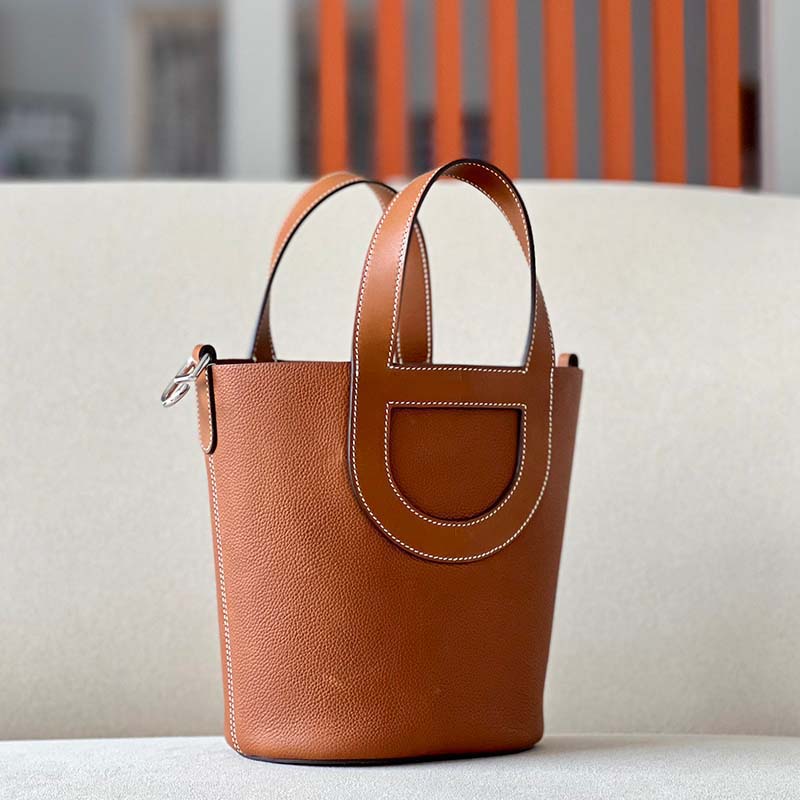 Classic designer bags handbags shoulder bag crossbody style handle metal chain cross body women handbag chain shopping bags lady wallet fashion bags classic ladies, Grey
Classic designer bags handbags shoulder bag crossbody style handle metal chain cross body women handbag chain shopping bags lady wallet fashion bags classic ladies, Grey