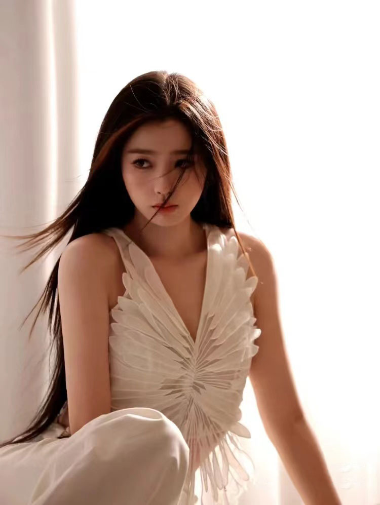 Womens luxury design spaghetti strap star same style swan feather shape hollow out sexy short asymmetric vest tanks camis SML