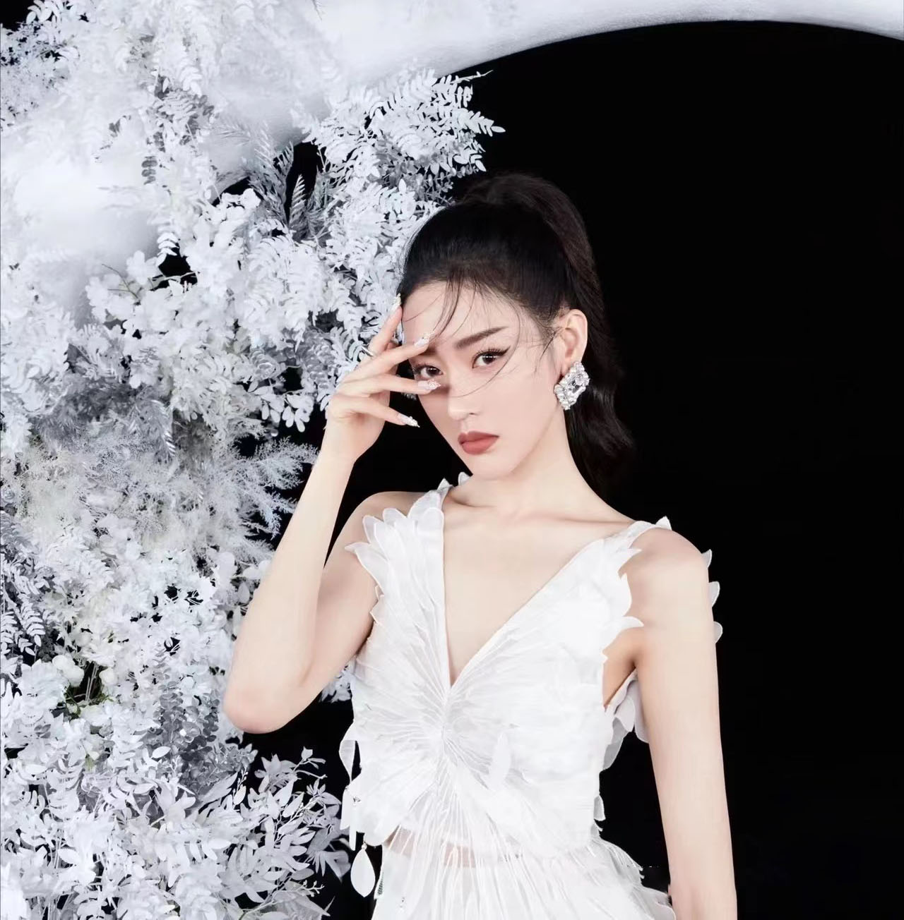 Womens luxury design spaghetti strap star same style swan feather shape hollow out sexy short asymmetric vest tanks camis SML