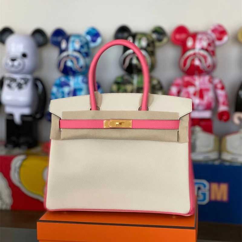 women handbag birkins Palmprint color blocking hand sewing wax line all steel hardware Epsom leather gold and silver button fashion portable, Elephant grey with sun yellow
women handbag birkins Palmprint color blocking hand sewing wax line all steel hardware Epsom leather gold and silver button fashion portable, Elephant grey with sun yellow