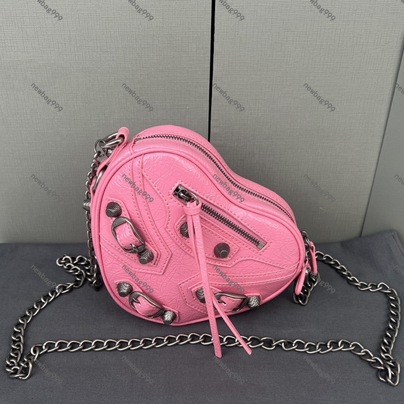 2023SS Luxury Designer Arena Le CagoIe Shoulder Bag Women Love Bag Fashion Crossbody Bag Simplicity and Atmosphere Mobile phone, lipstick Bag, Pink
2023SS Luxury Designer Arena Le CagoIe Shoulder Bag Women Love Bag Fashion Crossbody Bag Simplicity and Atmosphere Mobile phone, lipstick Bag, Pink