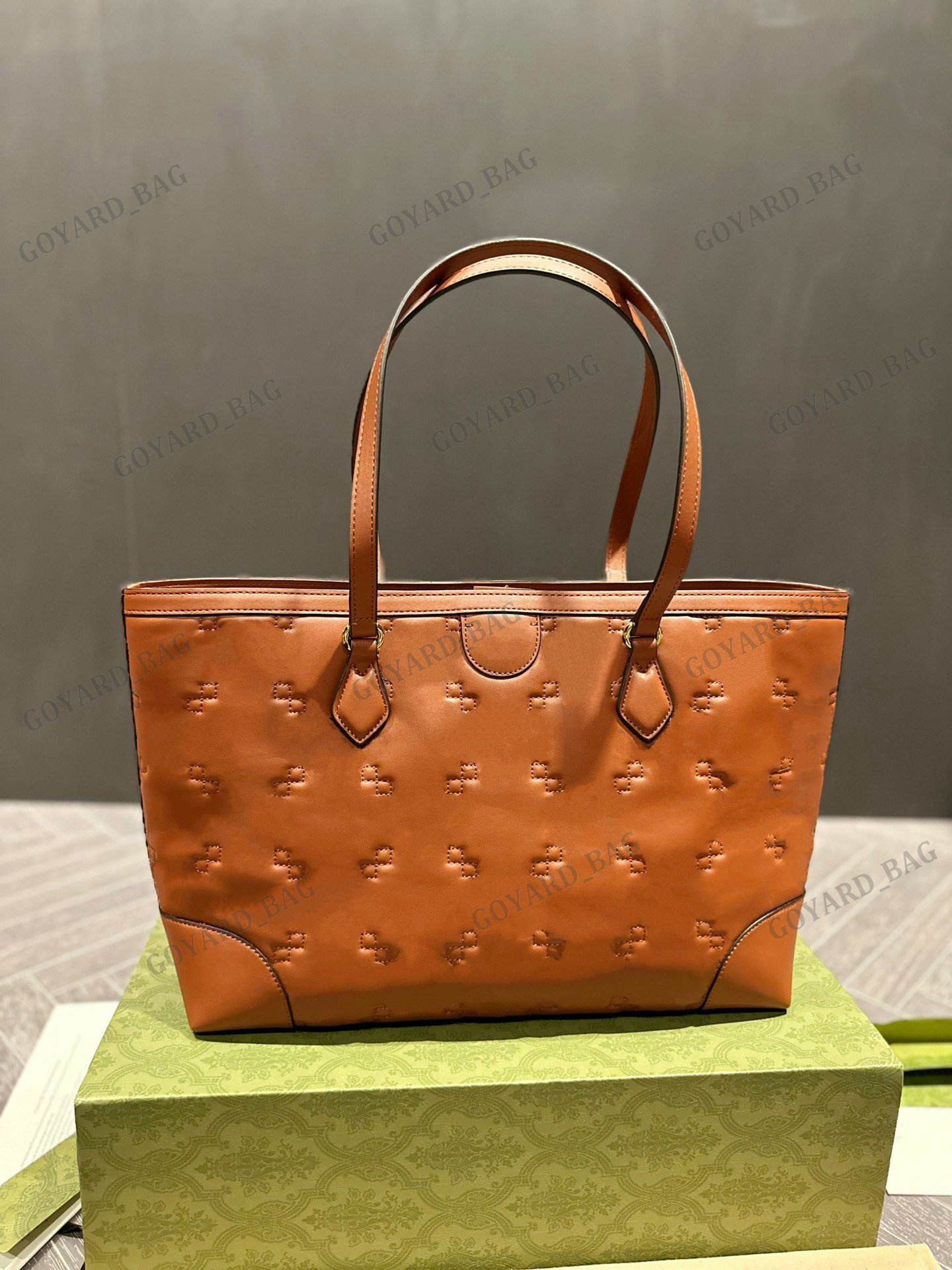 Womens Matelasse Medium Tote Bag Designer Textured Geometric Motif Handbag Luxury '90s Shoulder Bags Lady Embossed Monograms Diaper Totes Bag Leather Shopper Pouch, 11111
Womens Matelasse Medium Tote Bag Designer Textured Geometric Motif Handbag Luxury '90s Shoulder Bags Lady Embossed Monograms Diaper Totes Bag Leather Shopper Pouch, 11111