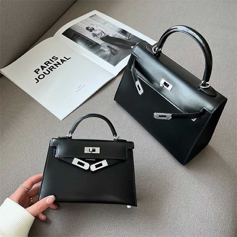 Designer Kellies Bag 2023 Mini Leather Second Generation Smooth Cowhide Silver Buckle One Shoulder Crossbody Handbag
Designer Kellies Bag 2023 Mini Leather Second Generation Smooth Cowhide Silver Buckle One Shoulder Crossbody Handbag