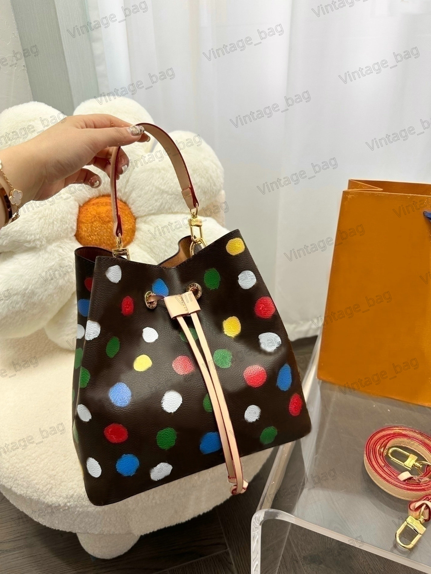 x YK Noe Bucket Bag Drawstring Bags Women Handbag 3D Dots Monograms Canvas Tote Shoulder Crossbody Bag Stylish Top Handle Adjustable Strap M46394
x YK Noe Bucket Bag Drawstring Bags Women Handbag 3D Dots Monograms Canvas Tote Shoulder Crossbody Bag Stylish Top Handle Adjustable Strap M46394