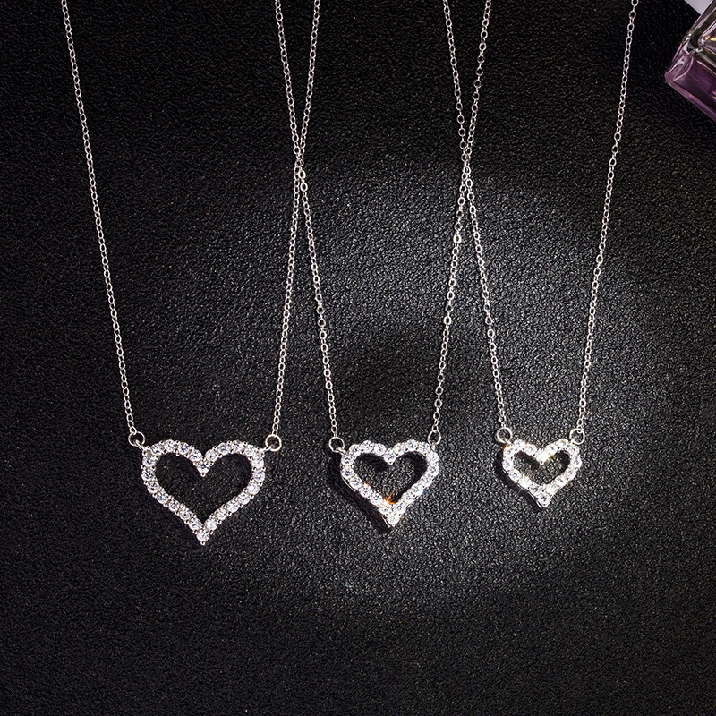 s925 sterling silver hollowed out love shaped necklace Korean version full drill exquisite peach heart net red female clavicle chain
s925 sterling silver hollowed out love shaped necklace Korean version full drill exquisite peach heart net red female clavicle chain