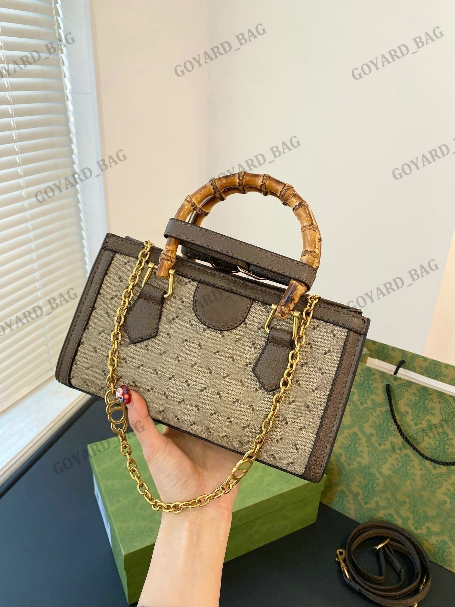 Totes Classic Women's Diana cleo Bamboo Crossbody Bags handbags hobo shoulder strap bag tote wallets Luxury Designer Pursesleather clutch senior
Totes Classic Women's Diana cleo Bamboo Crossbody Bags handbags hobo shoulder strap bag tote wallets Luxury Designer Pursesleather clutch senior