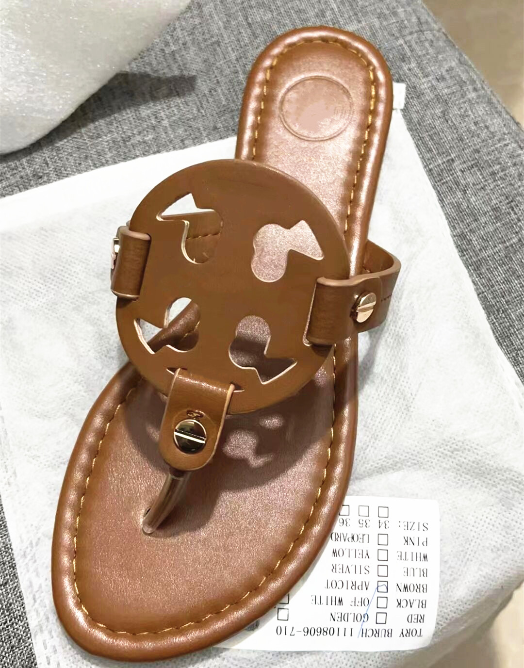 Brand Designer Slippers Flip Flops Hollow Flower Flat Beach Sandals Genuine Leather Multiple Colors Brown Black Gold Matte Summer Women's, Ginger
Brand Designer Slippers Flip Flops Hollow Flower Flat Beach Sandals Genuine Leather Multiple Colors Brown Black Gold Matte Summer Women's, Ginger