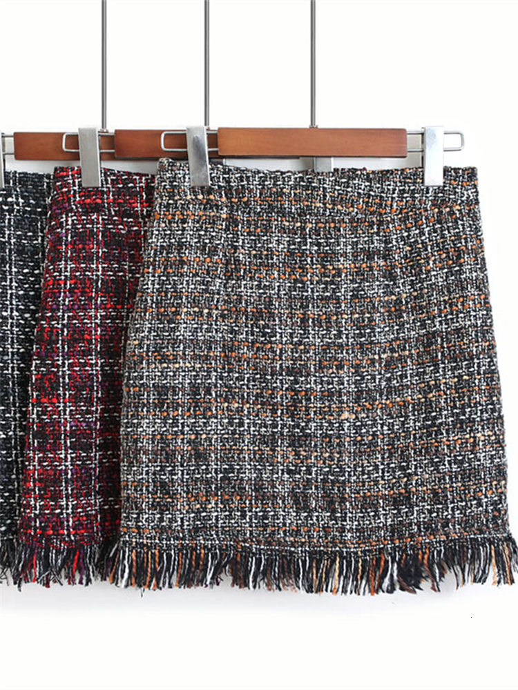 Skirts Colorfaith Vintage Plaid Tassel Korean Fashion Tweed Skater Sexy Checkered Spring Summer Women Woolen Mini Skirt SK5583 230308