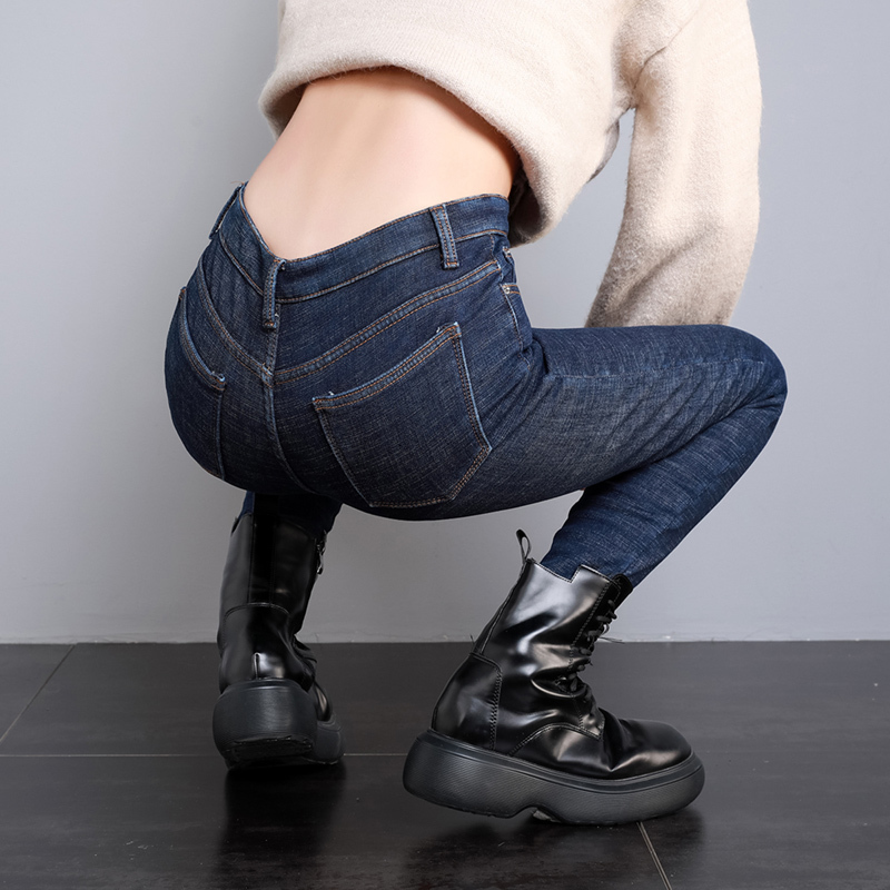 Women's Jeans Women Thermal Jeans Winter Warm Plush Stretch Snow Jeans Lady Comfort Thicken Fleece Students Denim Pants Casual Trousers 230308