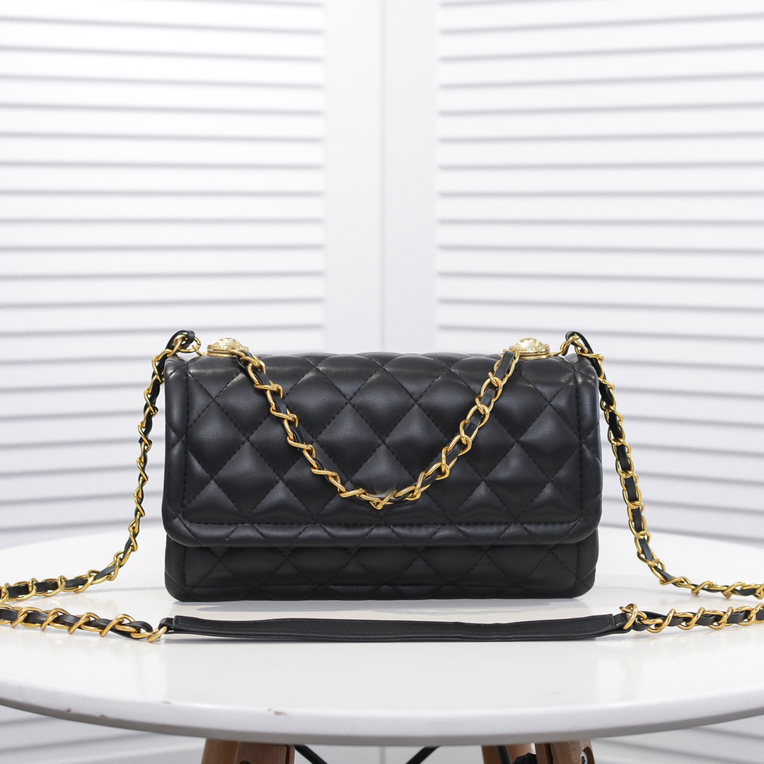 7A Designer Bag Genuine Leather Gold Logo Flap Purse Sleek Spacious and Adjustable Handbags, Black
7A Designer Bag Genuine Leather Gold Logo Flap Purse Sleek Spacious and Adjustable Handbags, Black