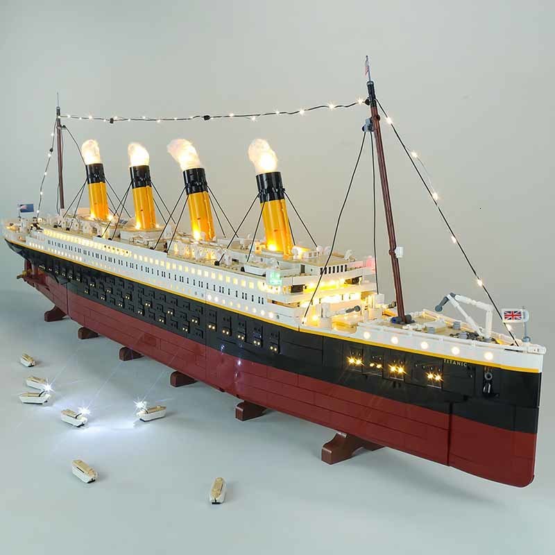 

Blocks Classic Titanic Large Cruise Ship Compatible 10294 Building Block Model Set Assembly Brick Children's Toys Kid Birthday Gift 230308