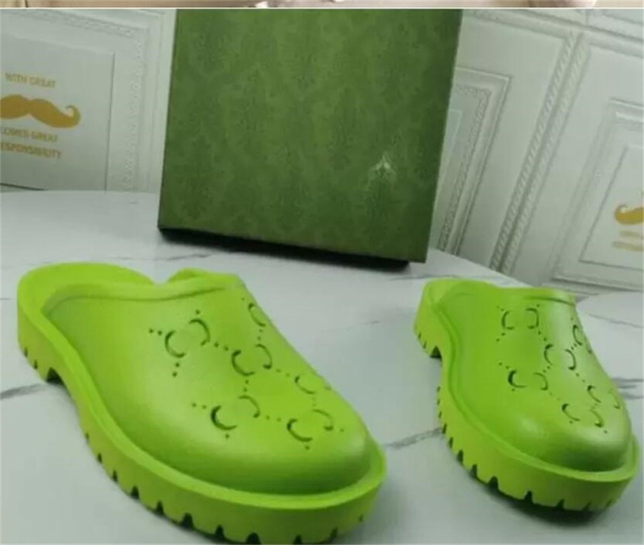 classic luxury Sandals slippers brand designers Women Ladies Hollow Platform made of transparent materials fashion sexy lovely sunny beach shoes slipper