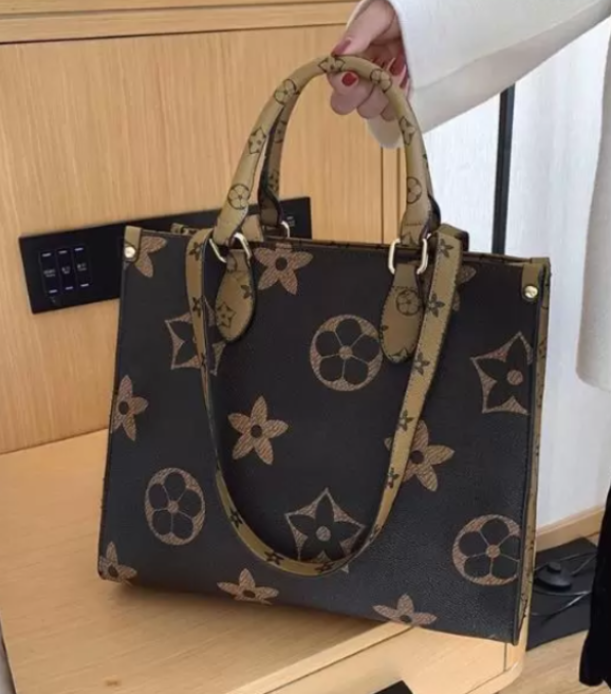 Fashion Handbag Luxurys Bags handbags Ladies Shoulder Bag Patent Leather Diamond Evening Cross body, Brown
Fashion Handbag Luxurys Bags handbags Ladies Shoulder Bag Patent Leather Diamond Evening Cross body, Brown
