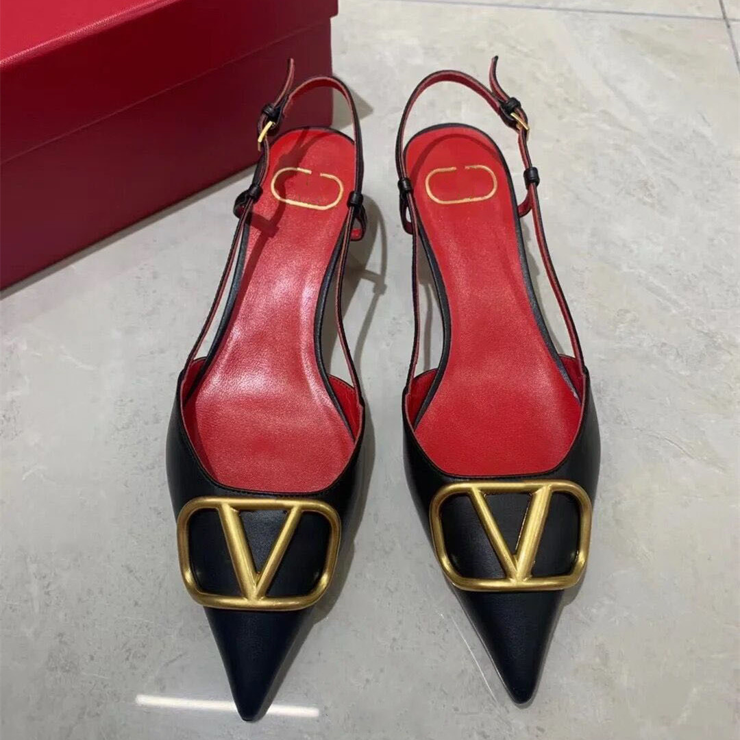 Designer Sandals High Heel Pointed Shoes Luxury Gold V-Buckle Genuine Leather Black Matte 4cm 6cm 8cm 10cm Women Red Wedding Shoes with Dust Bag 34-44, All red matte
Designer Sandals High Heel Pointed Shoes Luxury Gold V-Buckle Genuine Leather Black Matte 4cm 6cm 8cm 10cm Women Red Wedding Shoes with Dust Bag 34-44, All red matte