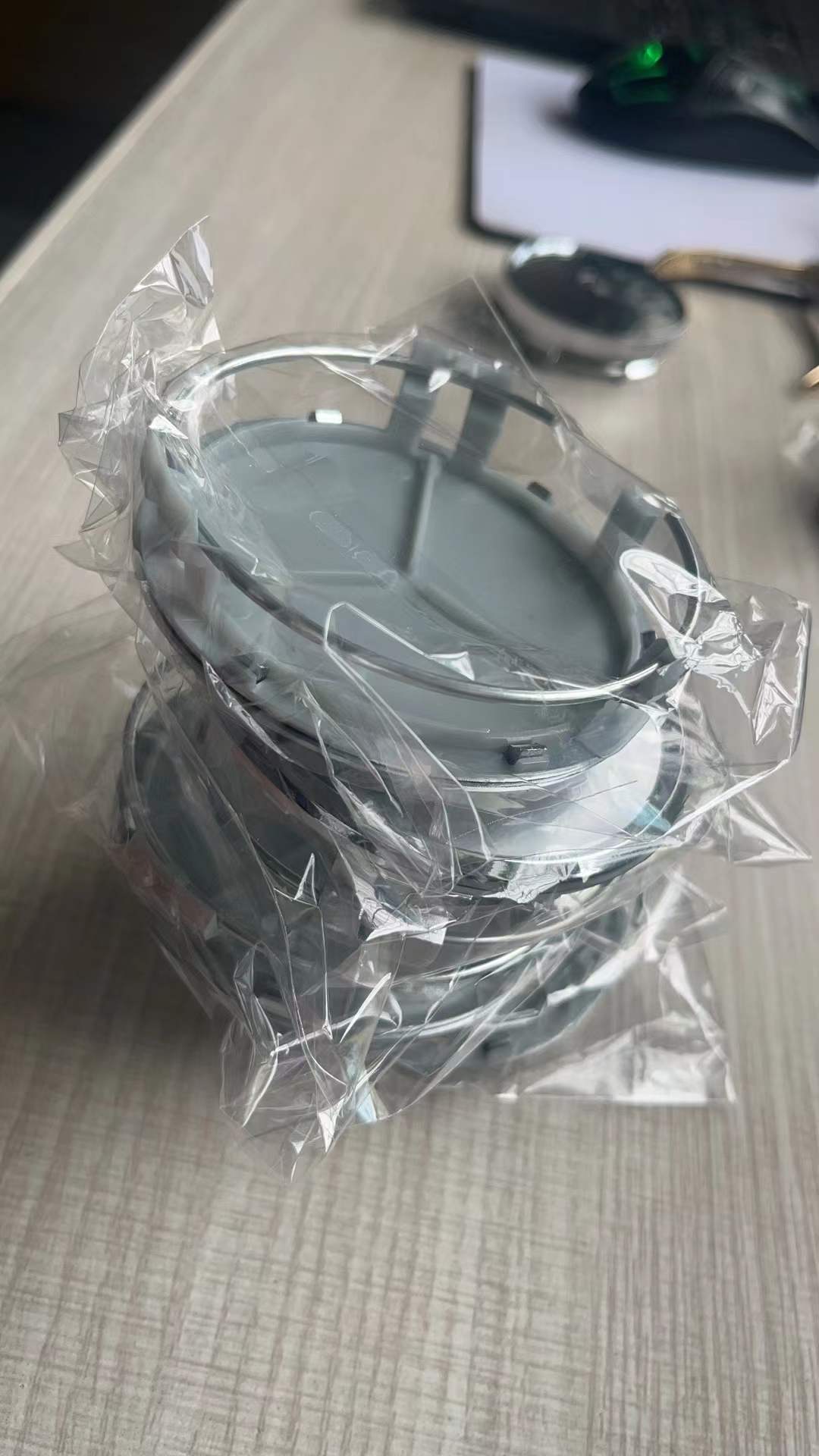 100pcs / lot 75mm silver star car badges Exterior Accessories styling Wheel Center hub Cap For W212 W211 W210 W205 CLA GLC C200 car accessories