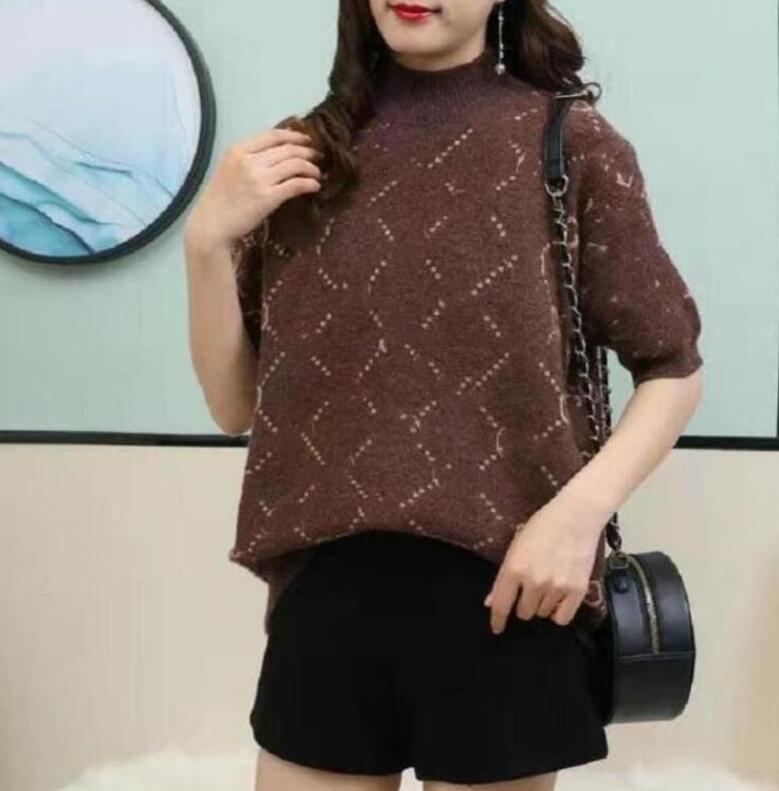 Women Sweater V-Neck Designer Luxury dunks Sweater Coat Wool Blended Ladies Knitted Top, Khaki
Women Sweater V-Neck Designer Luxury dunks Sweater Coat Wool Blended Ladies Knitted Top, Khaki