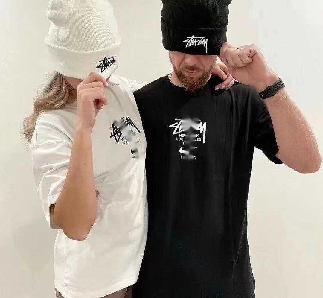 2023 Designer Luxury stussys T shirts tops Summer tshirt Luxury fashion brand STUSSYS T Shirts Mens Womens short sleeved alphabet Dice pattern printed qf
2023 Designer Luxury stussys T shirts tops Summer tshirt Luxury fashion brand STUSSYS T Shirts Mens Womens short sleeved alphabet Dice pattern printed qf