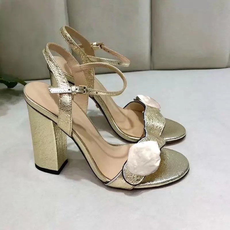 Leather Medium Heeled Sandals Women Metal Suede Women Shoes Classic Designer Fashion Party Sexy High Heeled Shoes Simple And Elegant Women Sandals With Box, Black
Leather Medium Heeled Sandals Women Metal Suede Women Shoes Classic Designer Fashion Party Sexy High Heeled Shoes Simple And Elegant Women Sandals With Box, Black