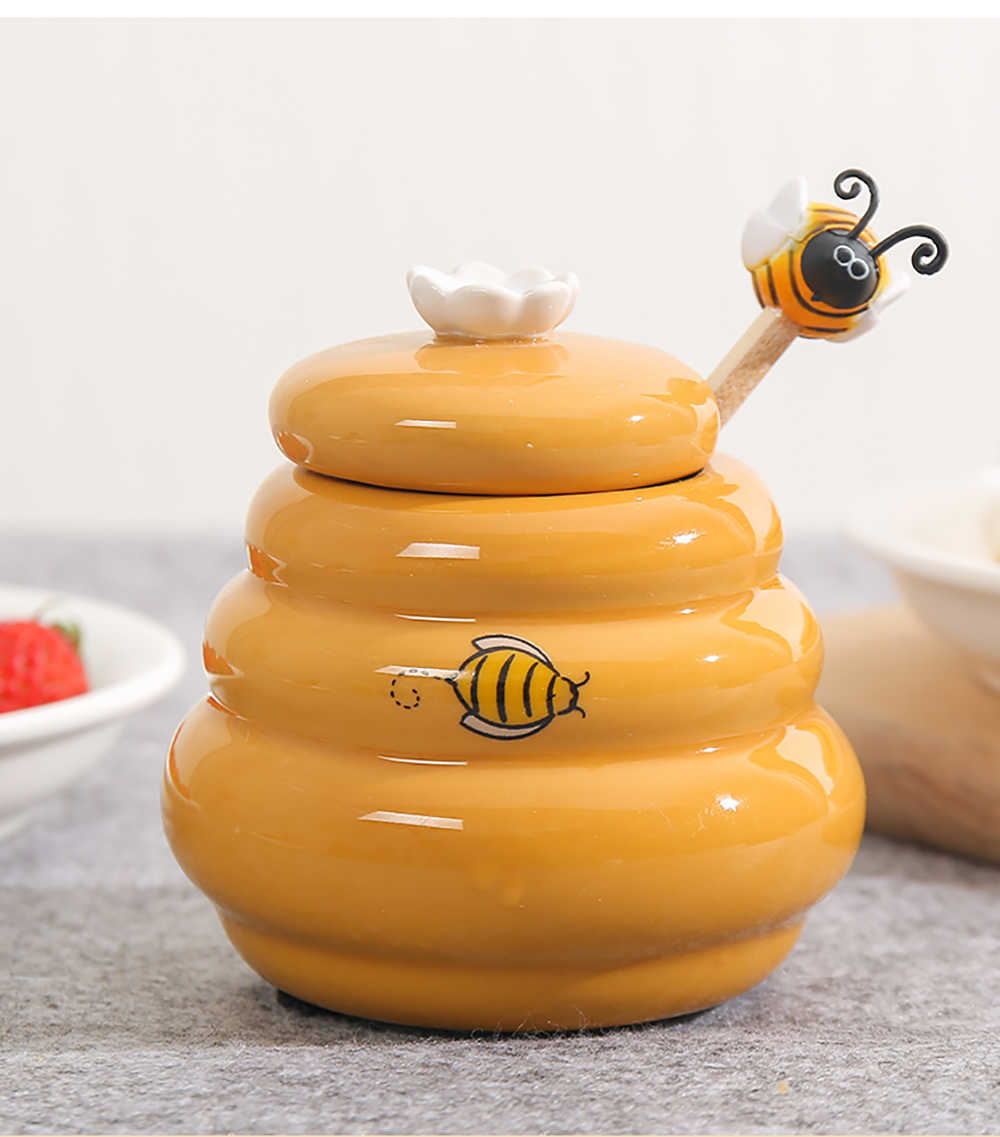 Storage Bottles Jars Honey Pot Ceramic Beehive And Wooden Dipper Honey Jar With Lid Honey Stir Bar For Honey Jar Supplies Kitchen Accessories J230301