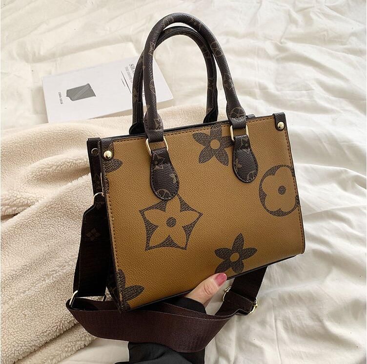2023 TOP Women Luxurys Designers Bags Crossbody Handbags Womens Purses Shoulder Shopping Totes Bag L8751, Here is the invoice
2023 TOP Women Luxurys Designers Bags Crossbody Handbags Womens Purses Shoulder Shopping Totes Bag L8751, Here is the invoice