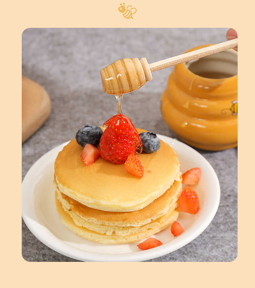 Storage Bottles Jars Honey Pot Ceramic Beehive And Wooden Dipper Honey Jar With Lid Honey Stir Bar For Honey Jar Supplies Kitchen Accessories J230301